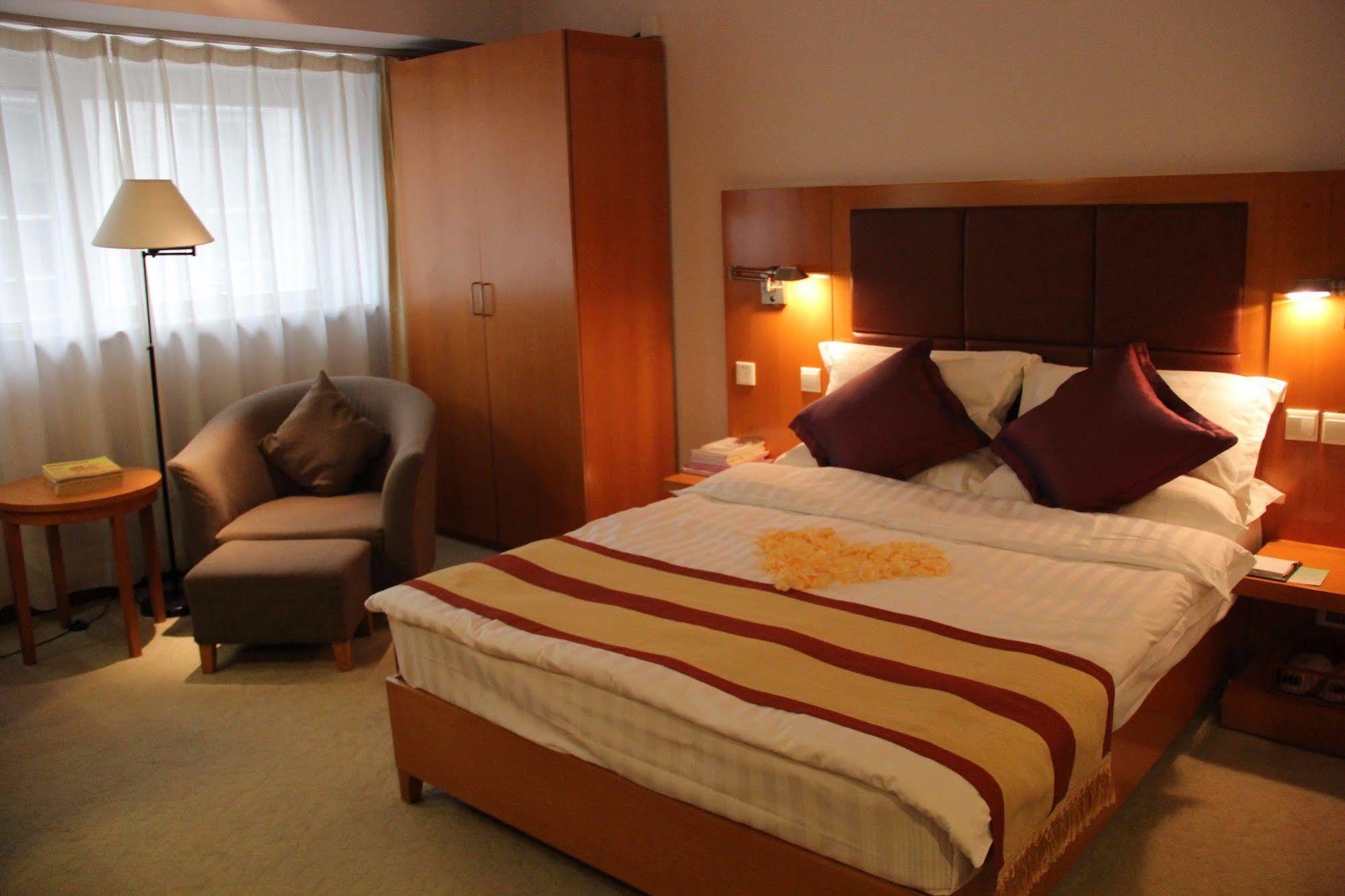 The North Garden Hotel Beijing Wangfujing Екстериор снимка